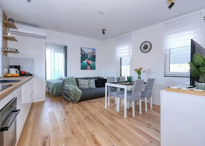 Apartment With Private Garden