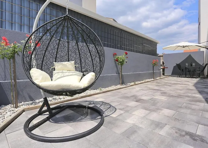 Apartment With Private Garden
