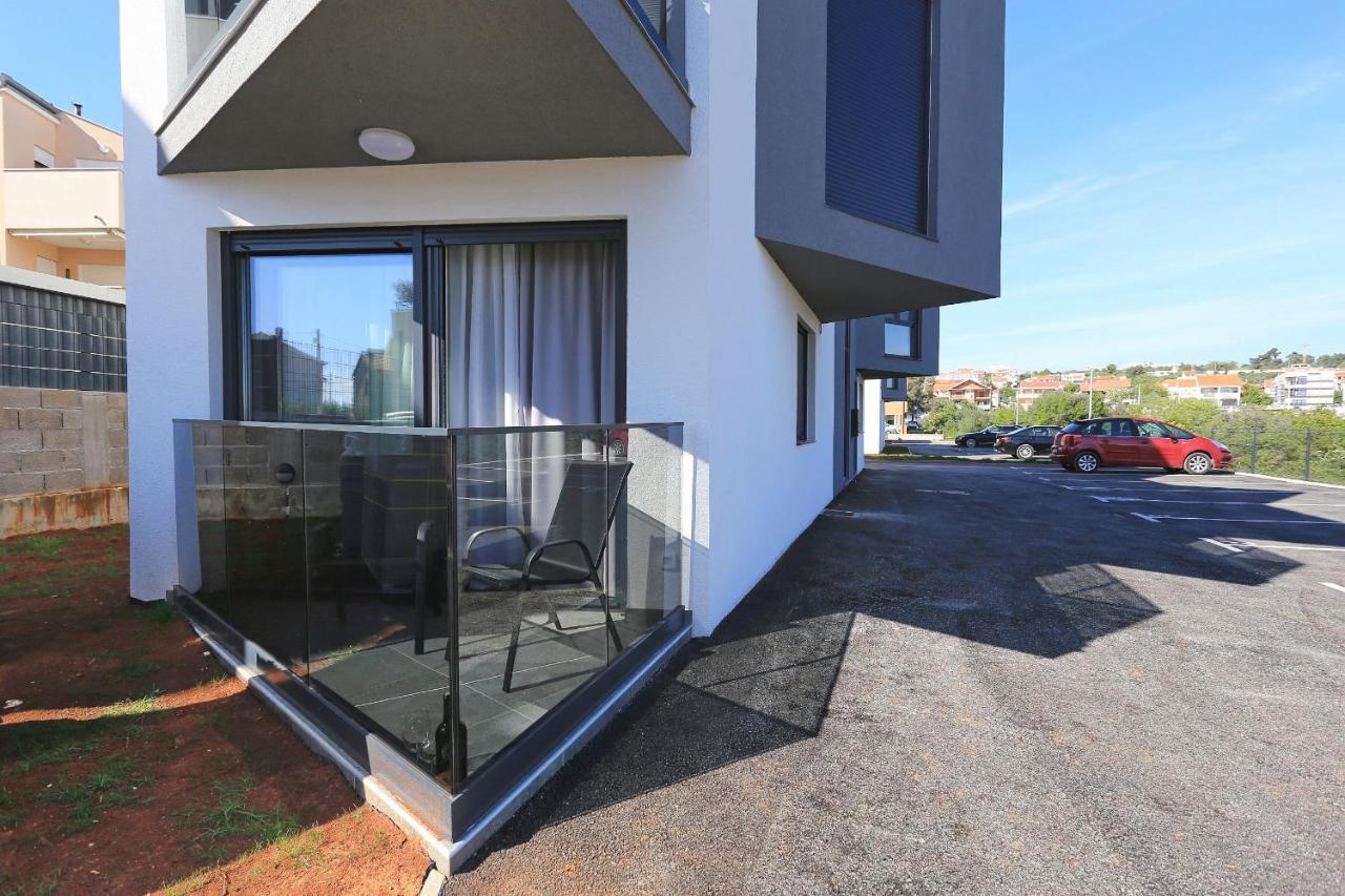 Apartment With Private Garden Zadar