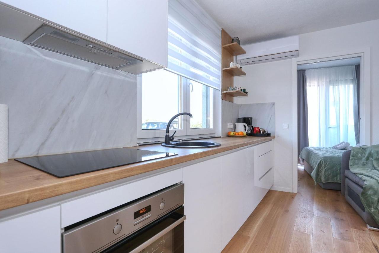Apartment With Private Garden