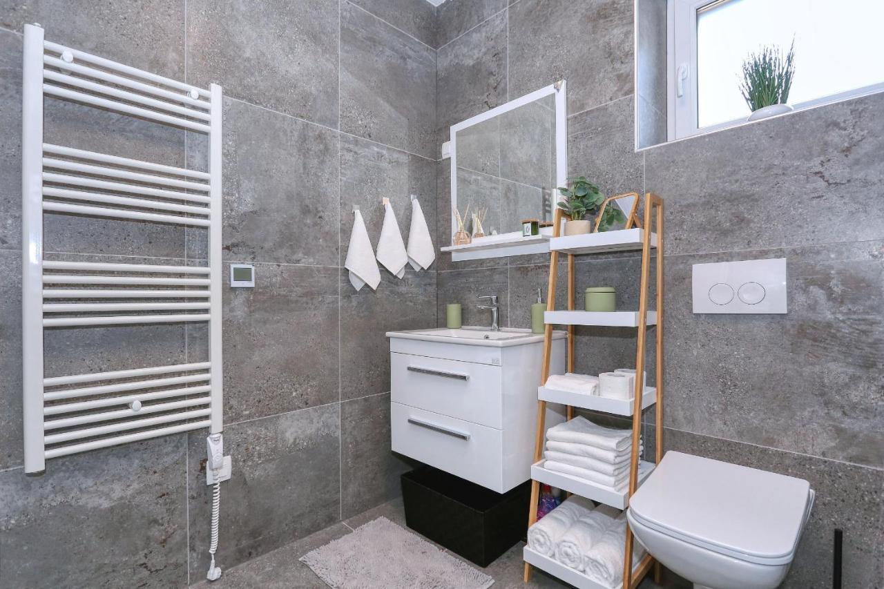 Apartmán Apartment With Private Garden Zadar