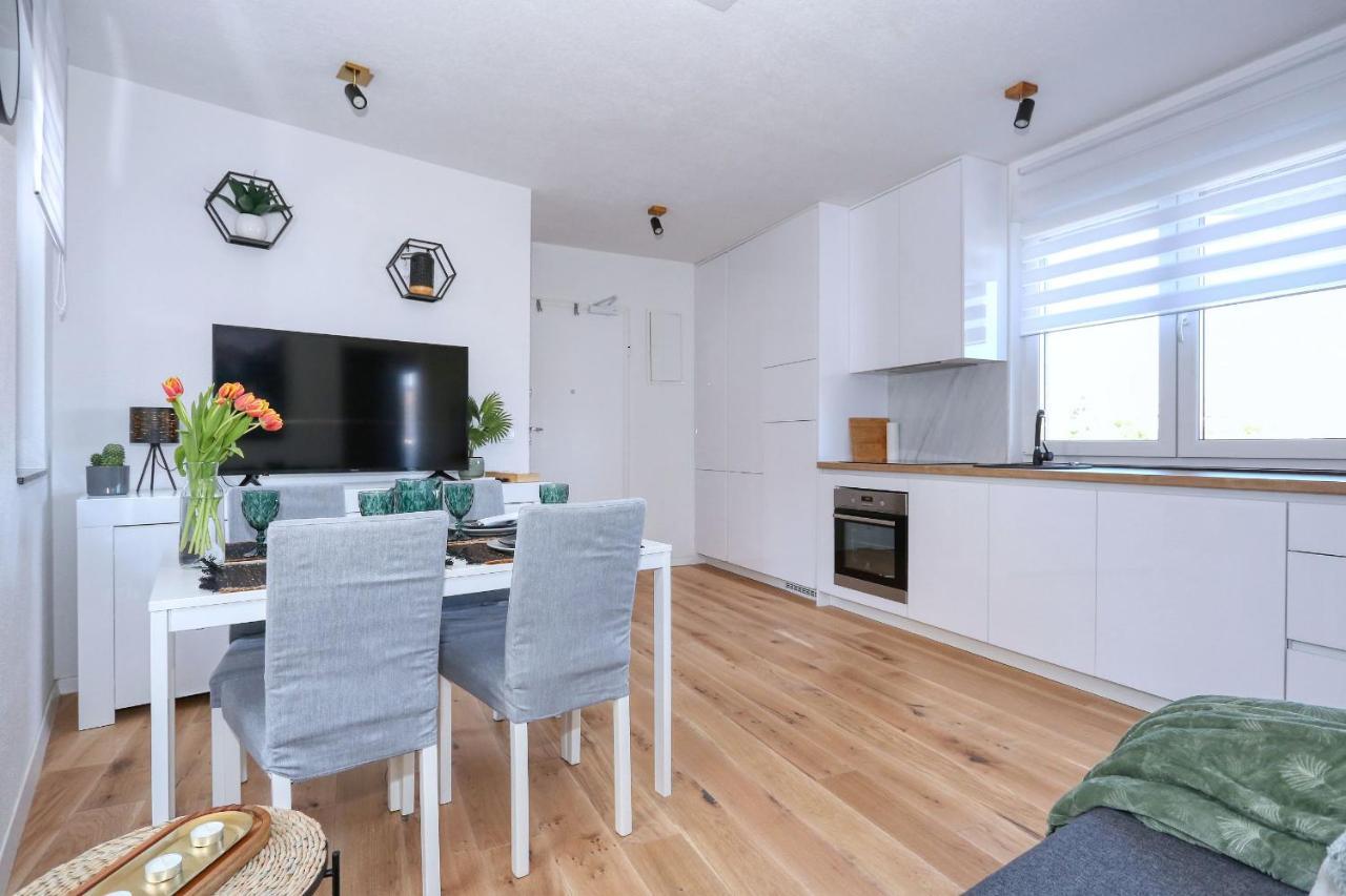 Apartment With Private Garden Zadar