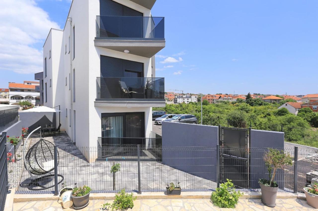 Apartment With Private Garden Zadar