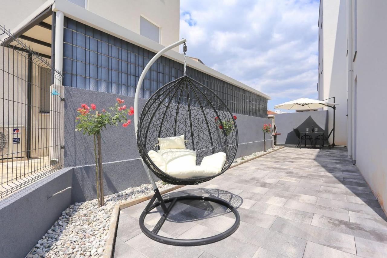 Garden Apartment *